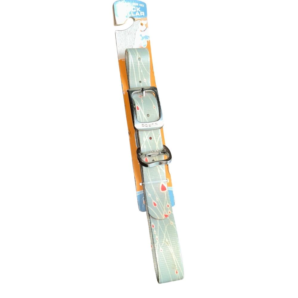 Kurgo Muck dog collar featuring waterproof urethane-coated webbing Large